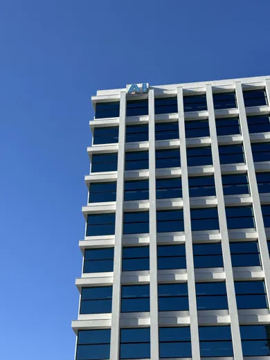10月8日 · 蓝天下的建筑 · 第9张精选照片