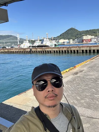 10月9日 · 港边留一张合影 · 第7张精选照片