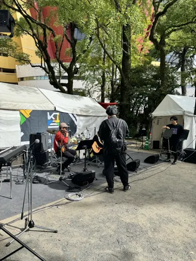 10月10日 · 街头演出 · 第4张精选照片